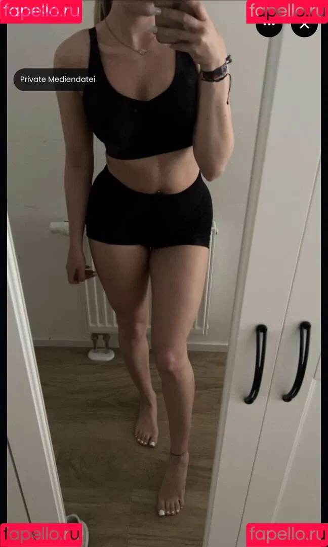 Alinahrndz Onlyfans Photo Gallery 