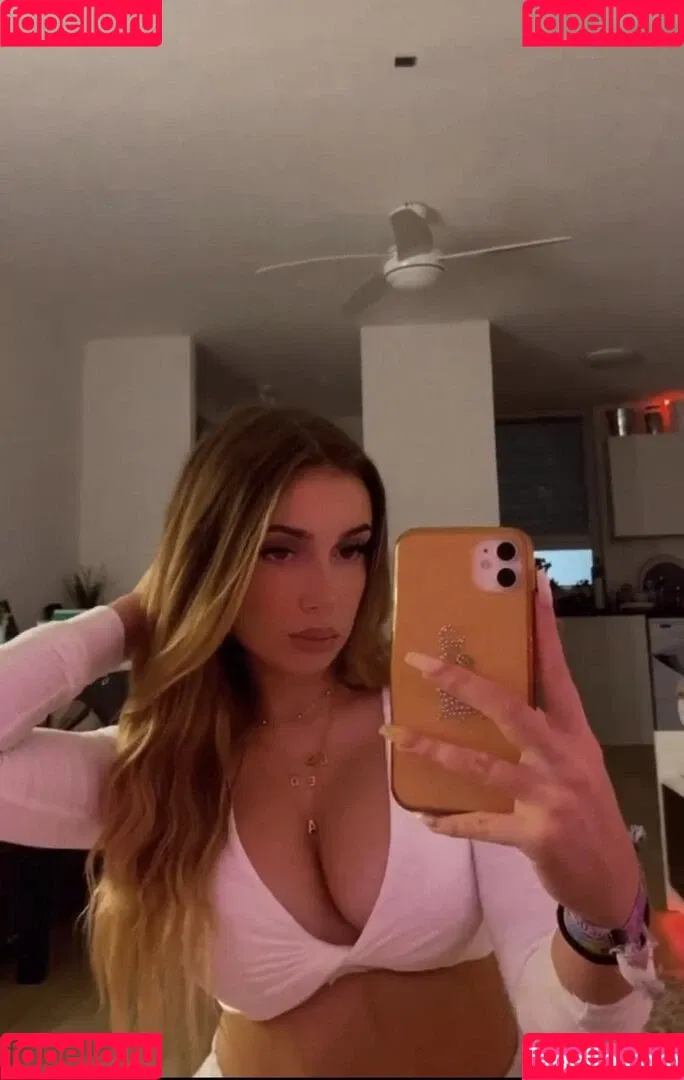 Alinahrndz Onlyfans Photo Gallery 