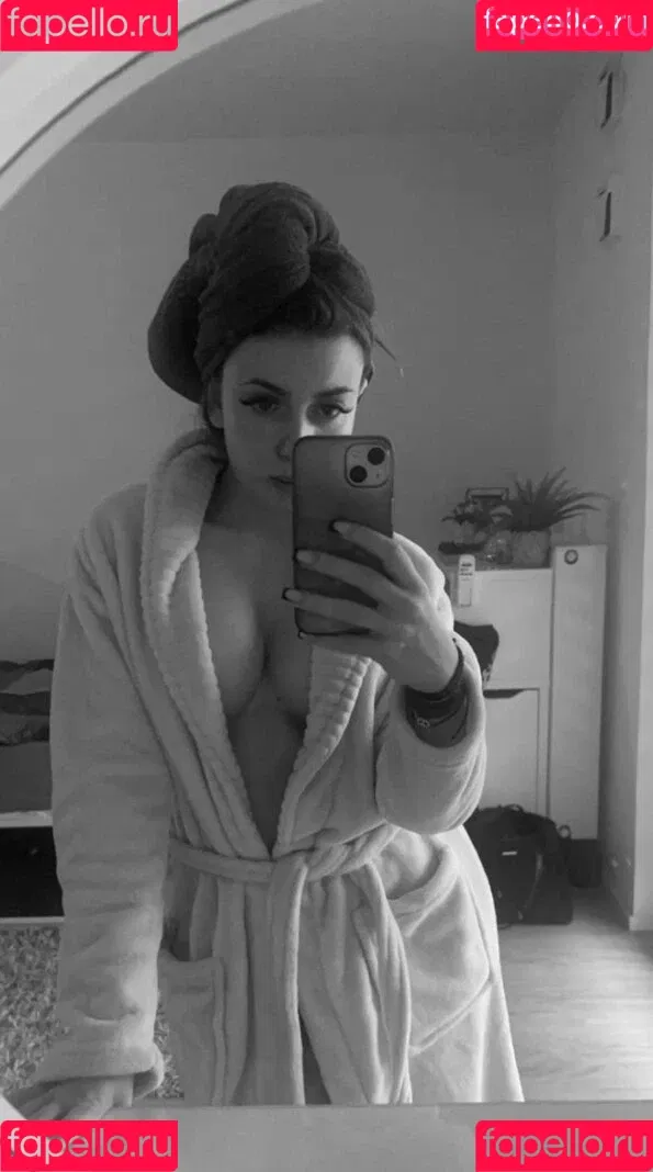 Alinahrndz Onlyfans Photo Gallery 