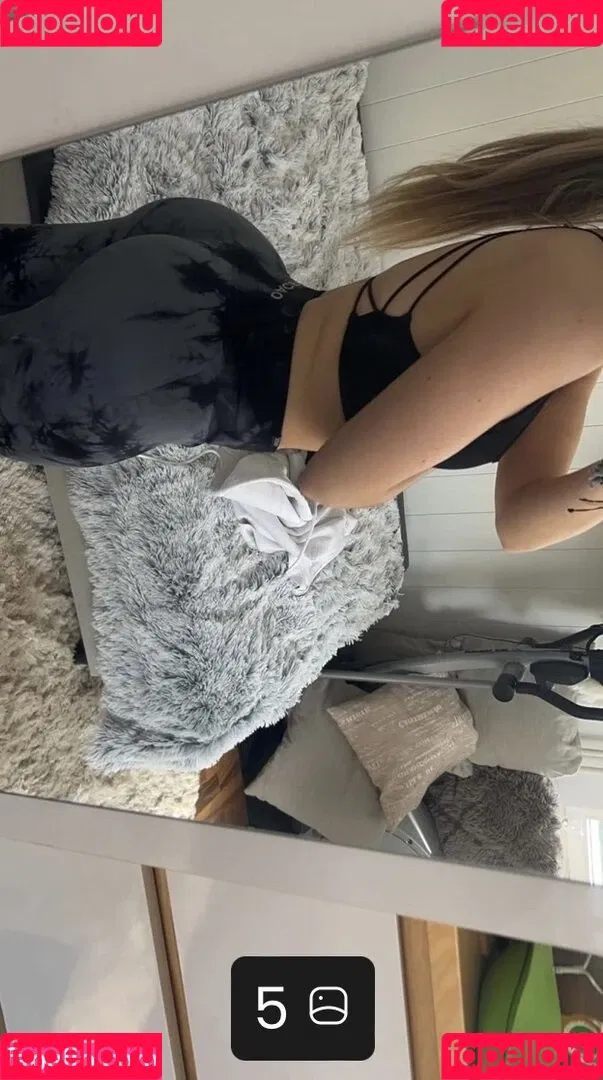 Alinahrndz Onlyfans Photo Gallery 