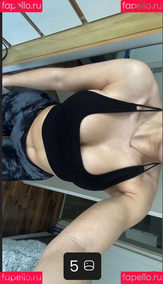 Alinahrndz Onlyfans Photo Gallery 
