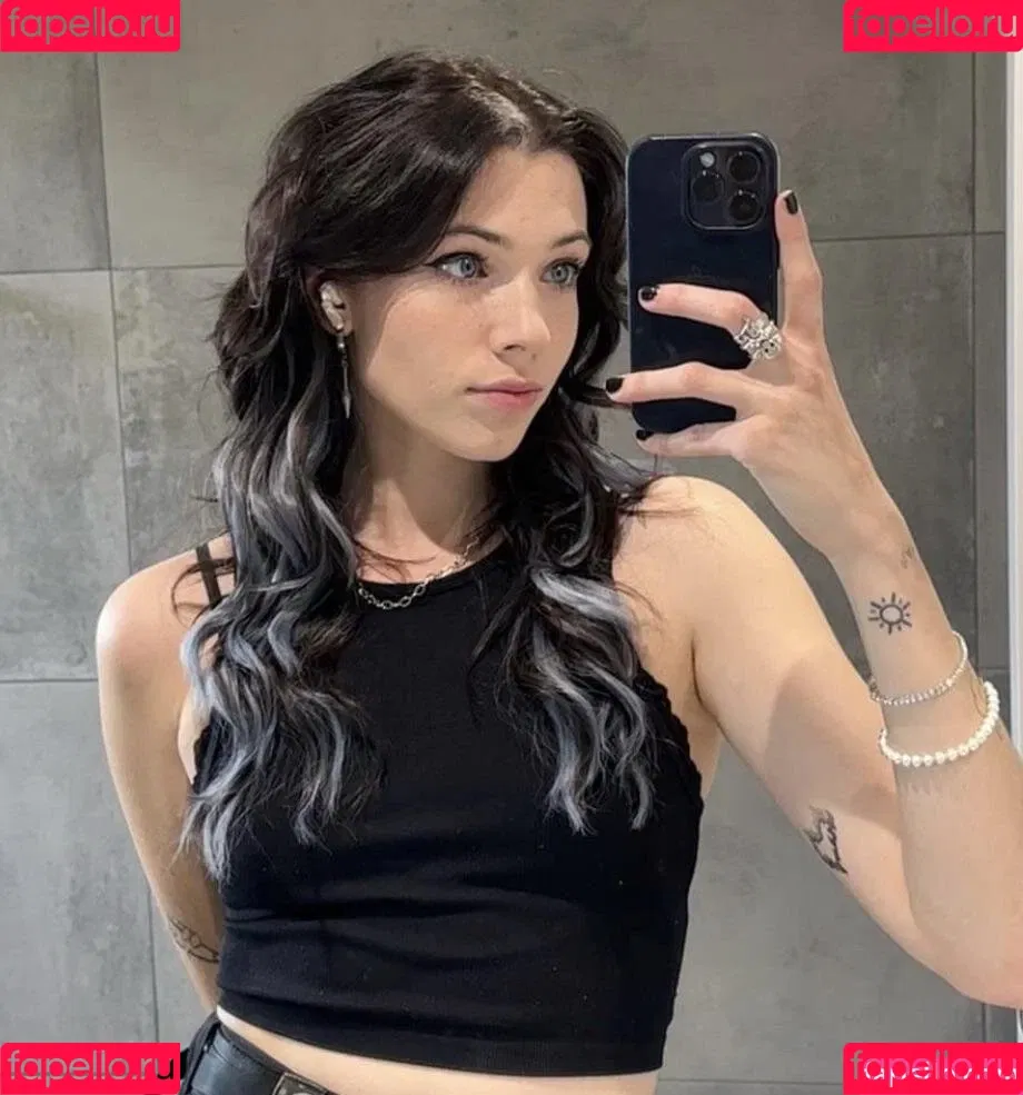 Reved Onlyfans Photo Gallery 