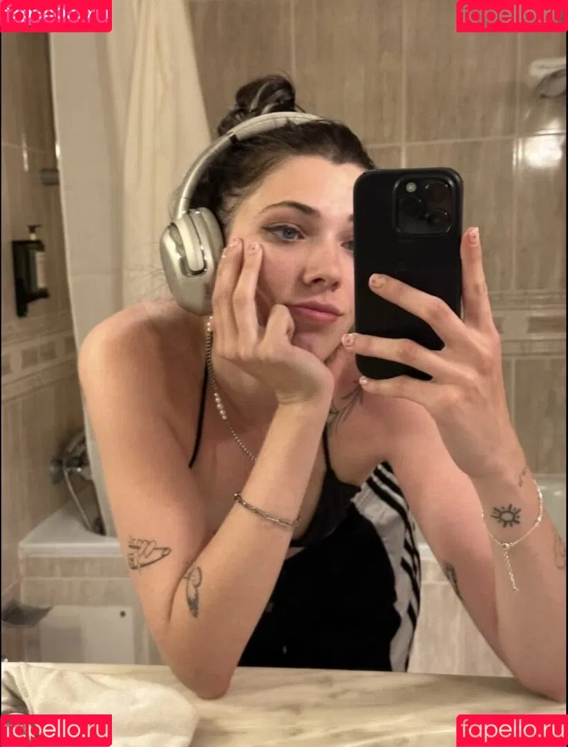 Reved Onlyfans Photo Gallery 