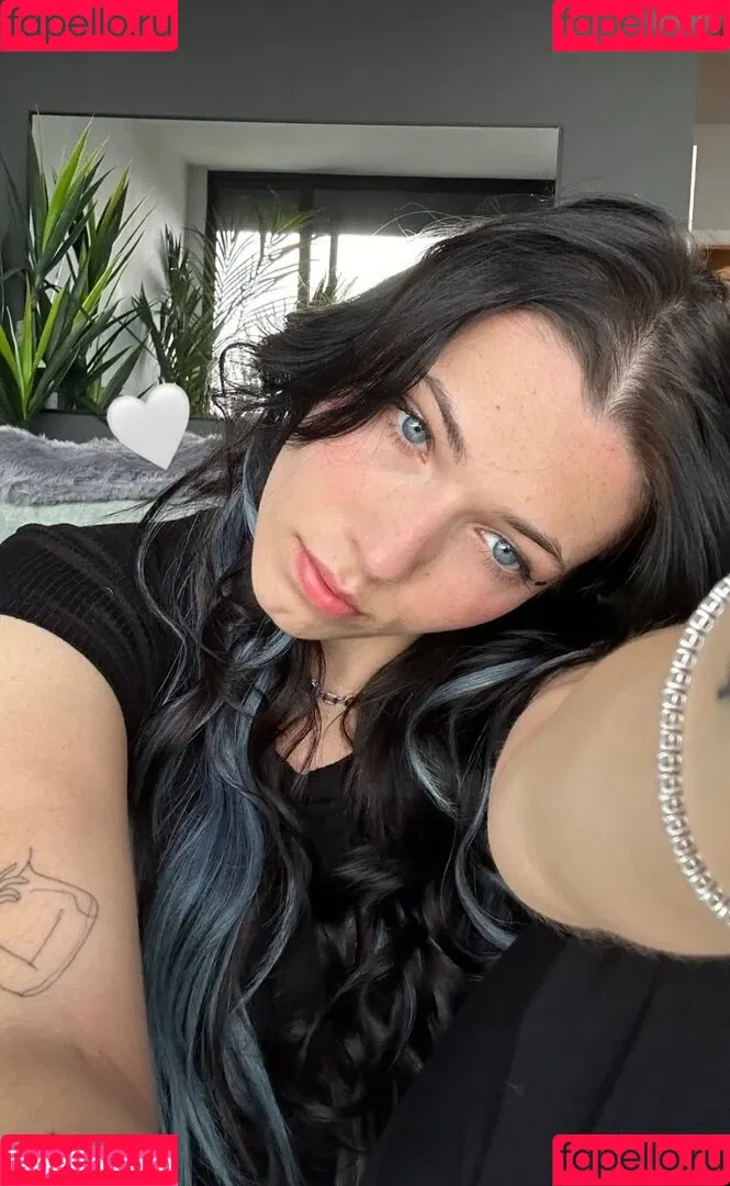 Reved Onlyfans Photo Gallery 