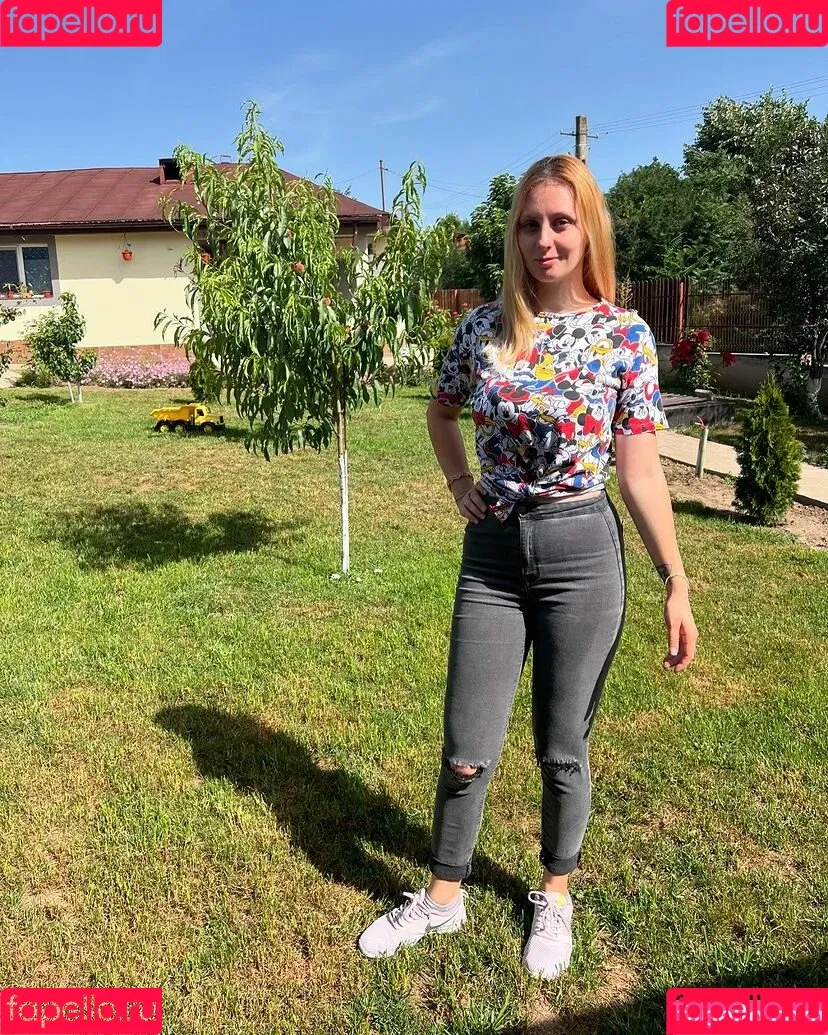 Elena Ilie Onlyfans Photo Gallery 