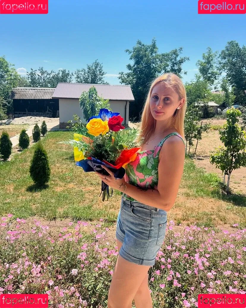Elena Ilie Onlyfans Photo Gallery 