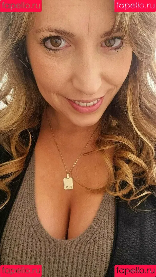 Daphne Laat Onlyfans Photo Gallery 