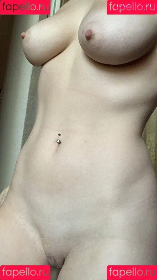 GoldenJulia Onlyfans Photo Gallery 