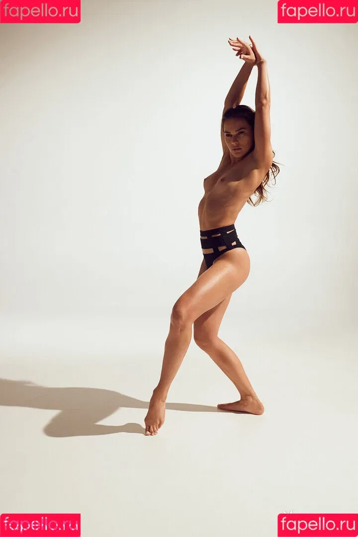 Renata Lusin Onlyfans Photo Gallery 