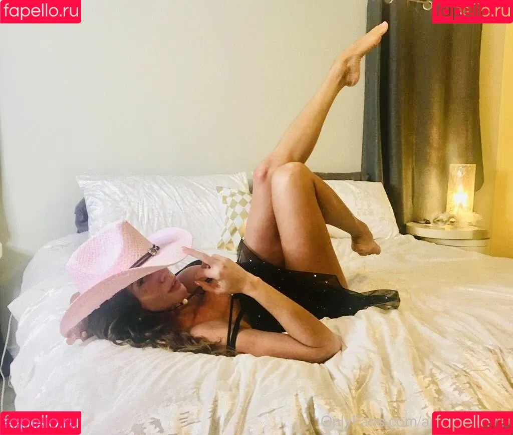 ariellaferrera Onlyfans Photo Gallery 
