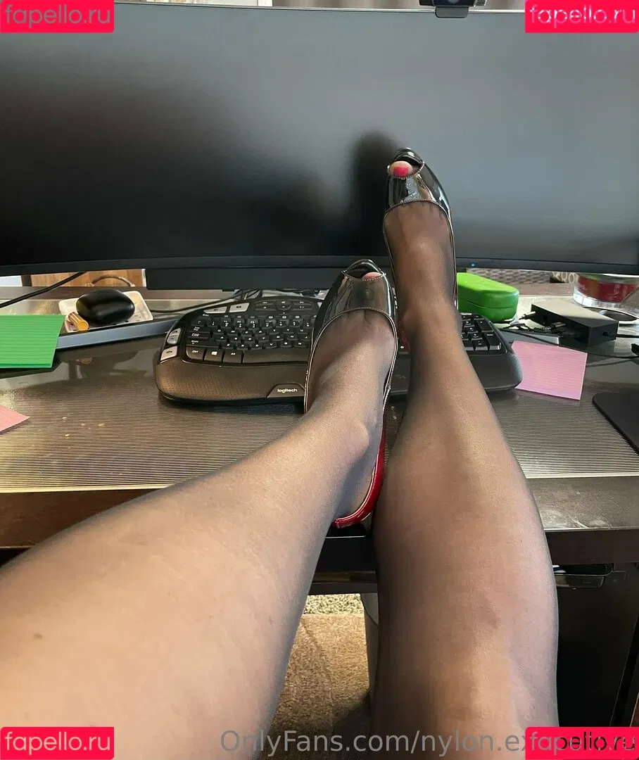 nylon.executive Onlyfans Photo Gallery 