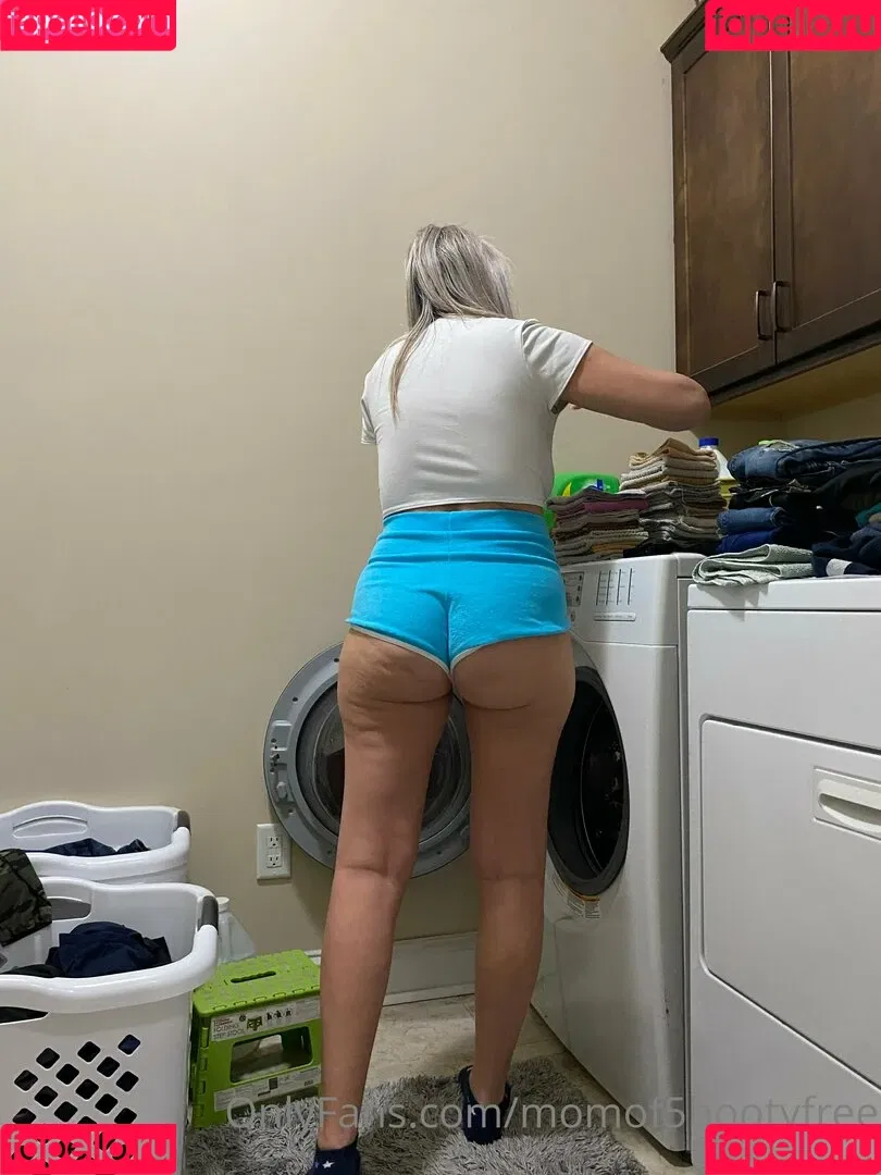 momof5booty Onlyfans Photo Gallery 