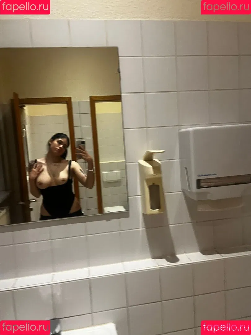 Niamausilol Onlyfans Photo Gallery 
