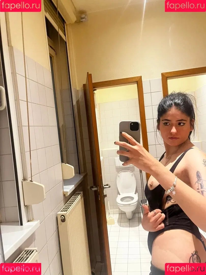 Niamausilol Onlyfans Photo Gallery 