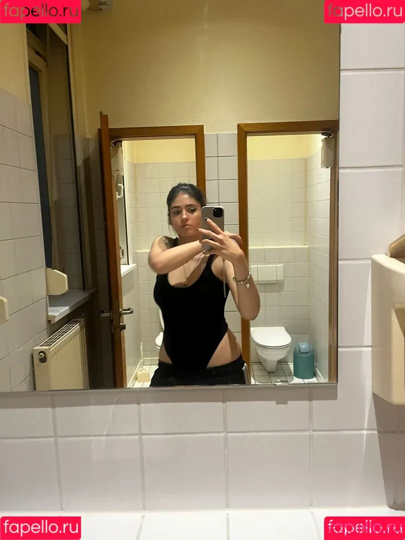 Niamausilol Onlyfans Photo Gallery 