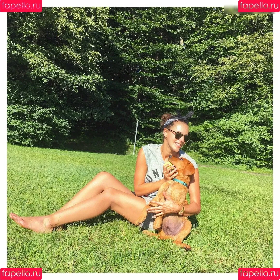 Esther Sedlaczek Onlyfans Photo Gallery 