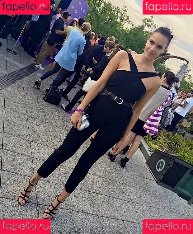 Esther Sedlaczek Onlyfans Photo Gallery 
