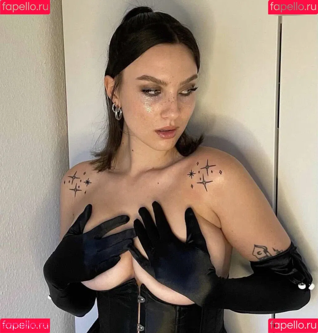 whosrobin Onlyfans Photo Gallery 