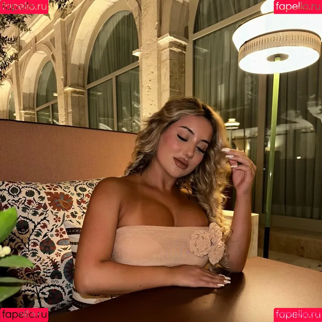 Isabel Ribeiro Onlyfans Photo Gallery 