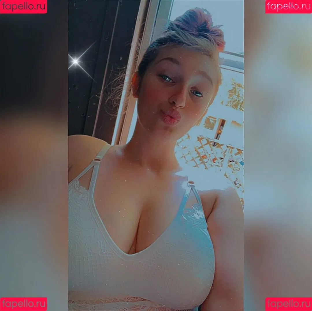 Stoner Queen Onlyfans Photo Gallery 