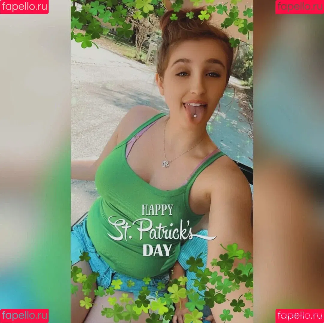 Stoner Queen Onlyfans Photo Gallery 