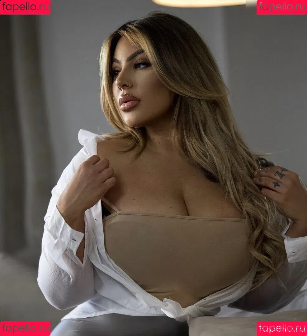 Melina.Million Onlyfans Photo Gallery 