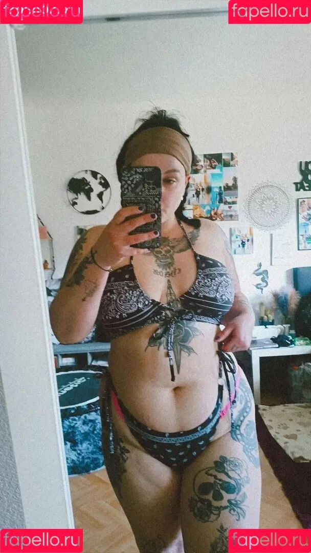 xlenaa_official Onlyfans Photo Gallery 