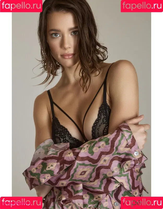 Michelle Ellyse Schlaman Onlyfans Photo Gallery 