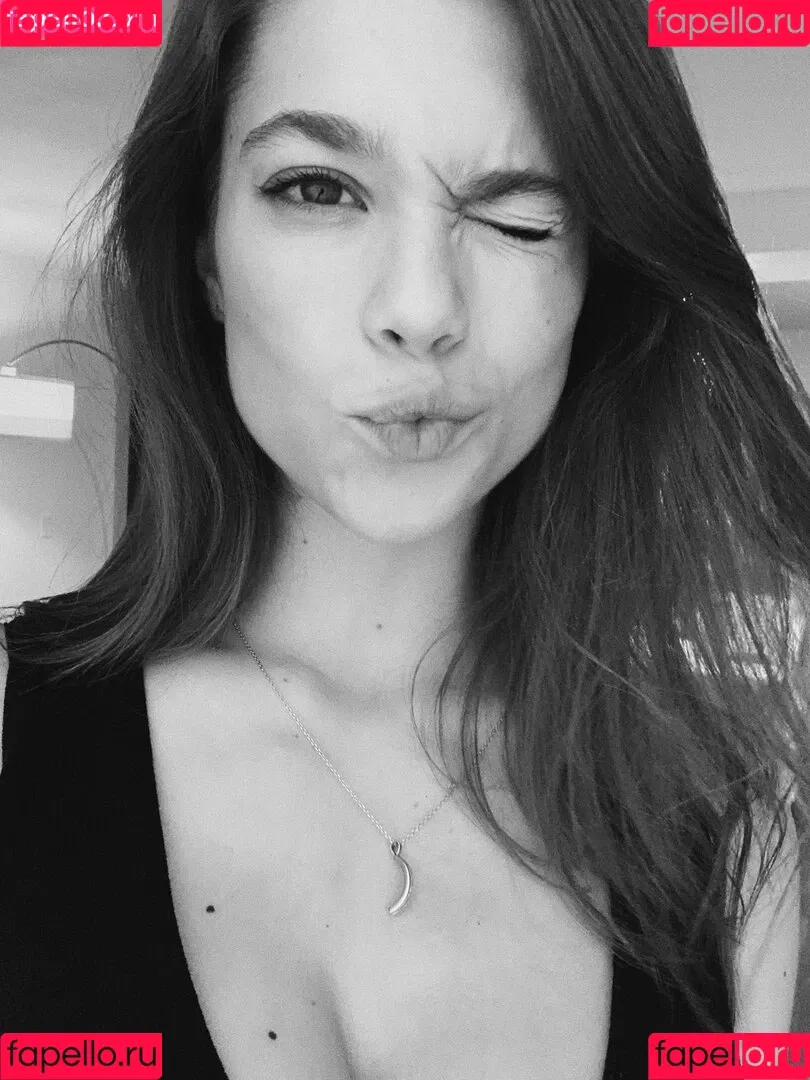 Michelle Ellyse Schlaman Onlyfans Photo Gallery 