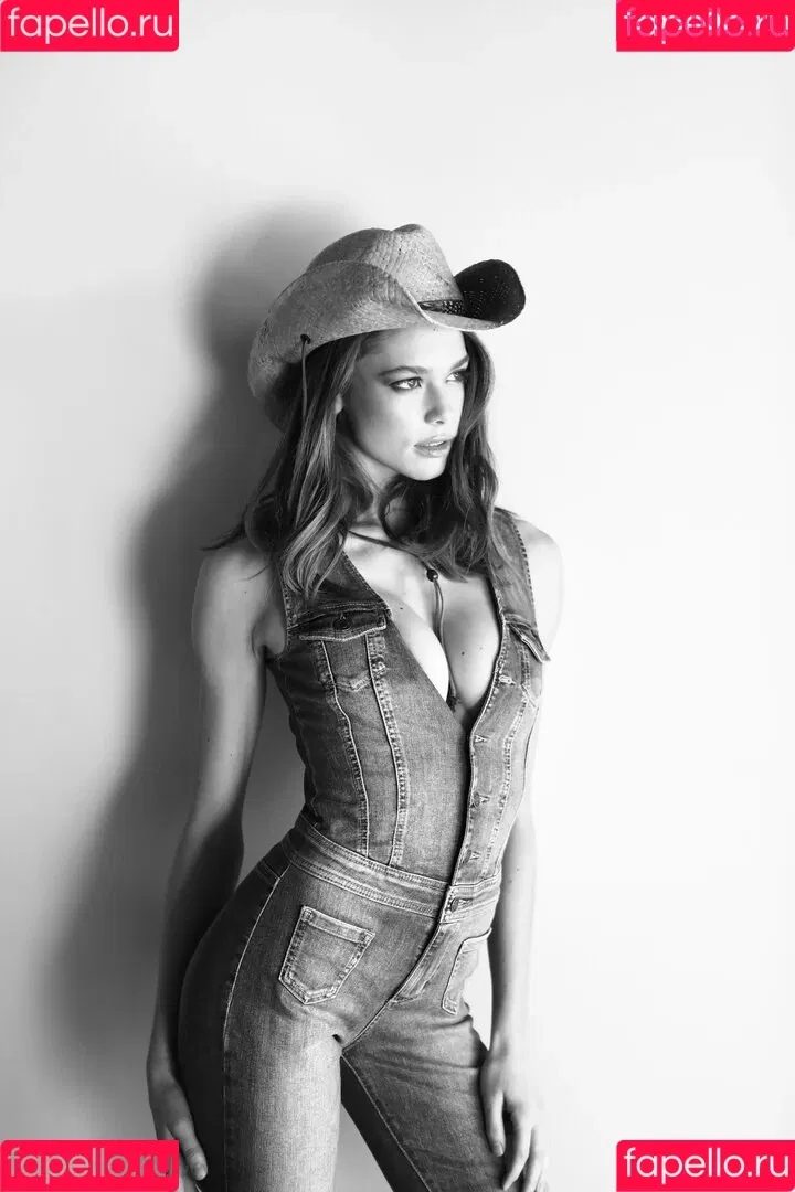 Michelle Ellyse Schlaman Onlyfans Photo Gallery 