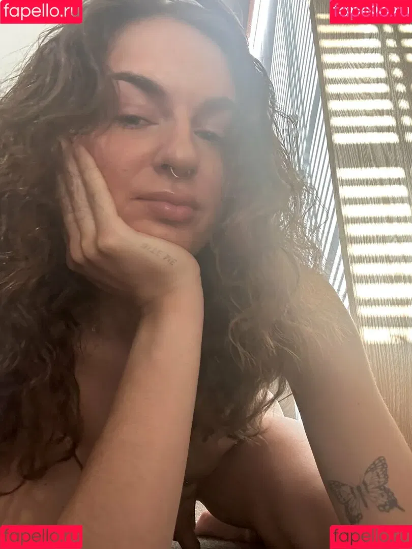 ThisBishAmelia Onlyfans Photo Gallery 