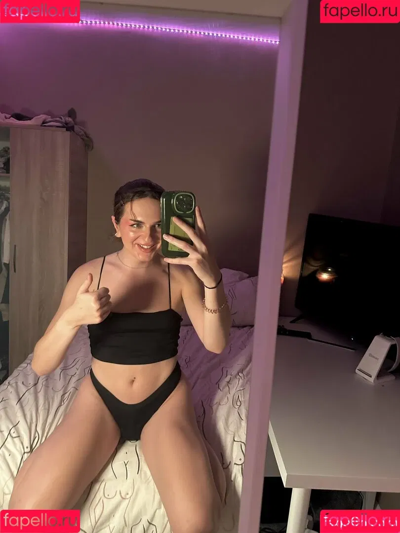 ThisBishAmelia Onlyfans Photo Gallery 