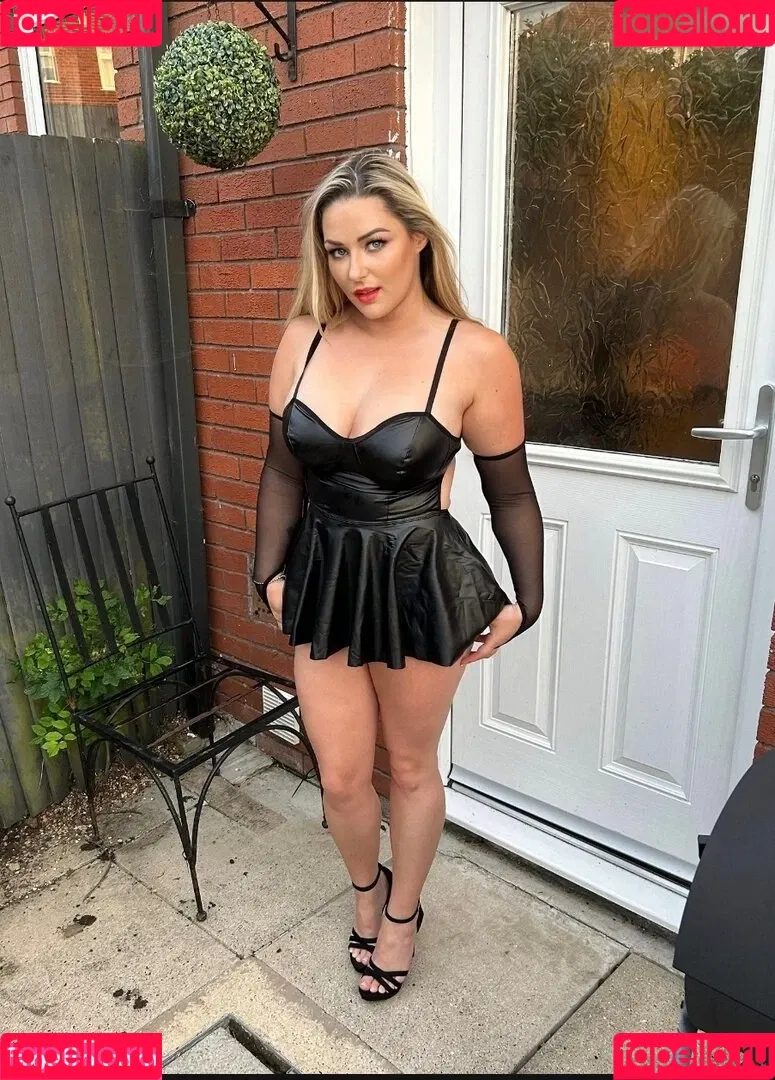 Poppy Peach Onlyfans Photo Gallery 