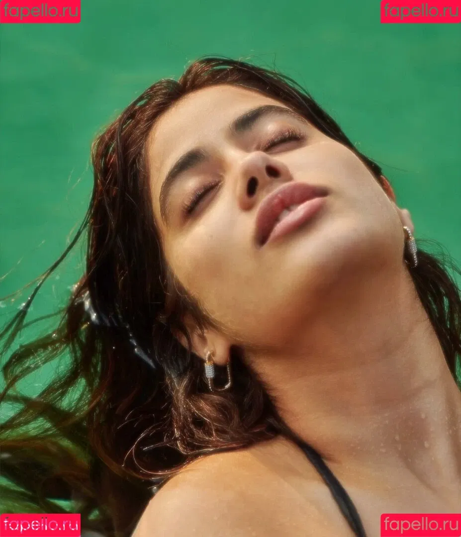 Janhvi Kapoor Onlyfans Photo Gallery 