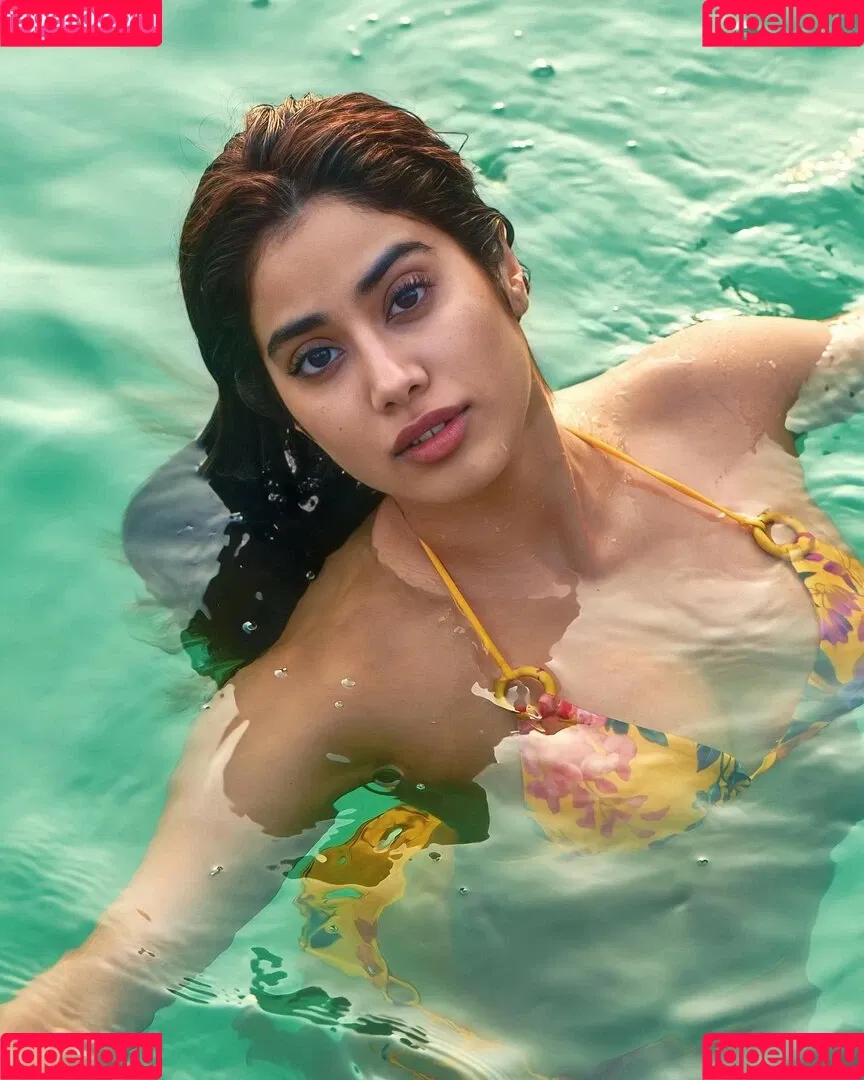 Janhvi Kapoor Onlyfans Photo Gallery 