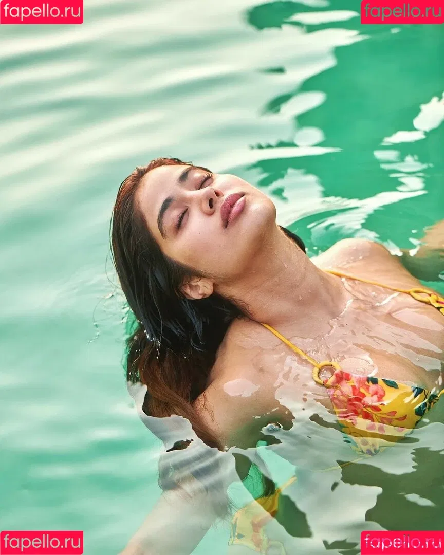 Janhvi Kapoor Onlyfans Photo Gallery 