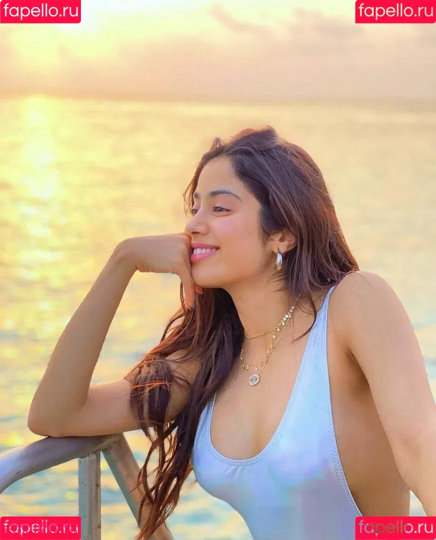 Janhvi Kapoor Onlyfans Photo Gallery 