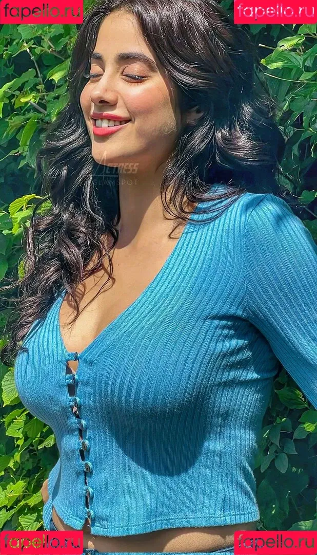 Janhvi Kapoor Onlyfans Photo Gallery 