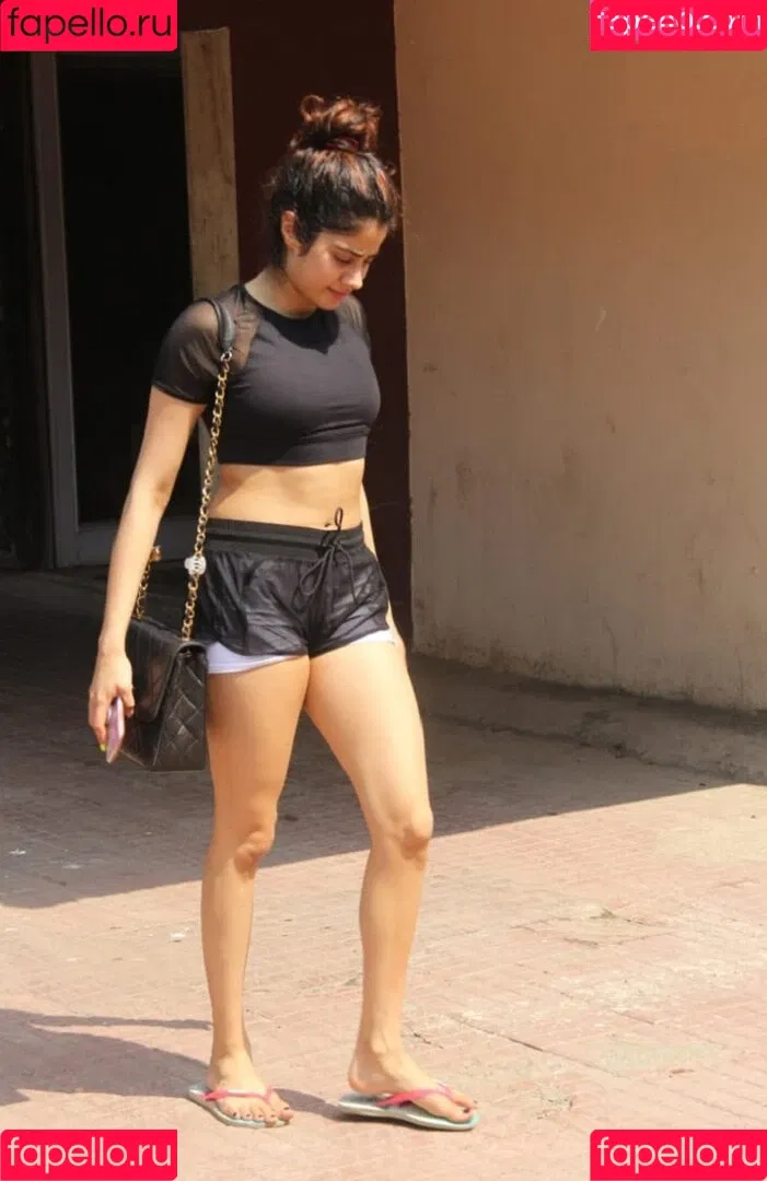 Janhvi Kapoor Onlyfans Photo Gallery 