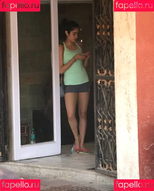 Janhvi Kapoor Onlyfans Photo Gallery 