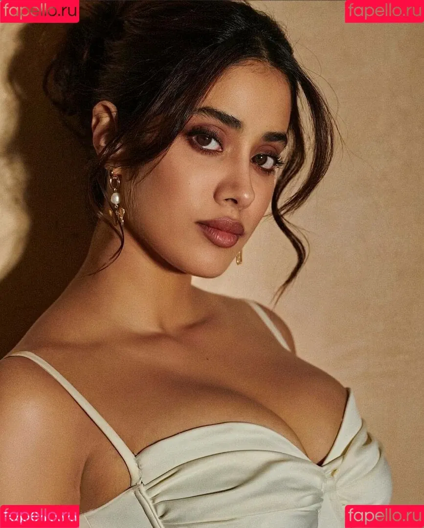 Janhvi Kapoor Onlyfans Photo Gallery 