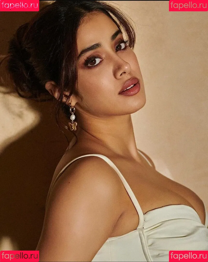 Janhvi Kapoor Onlyfans Photo Gallery 