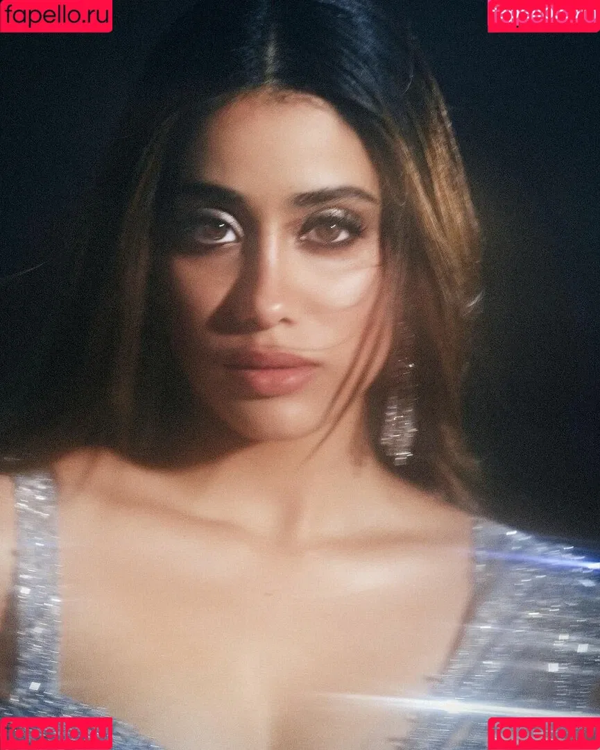 Janhvi Kapoor Onlyfans Photo Gallery 
