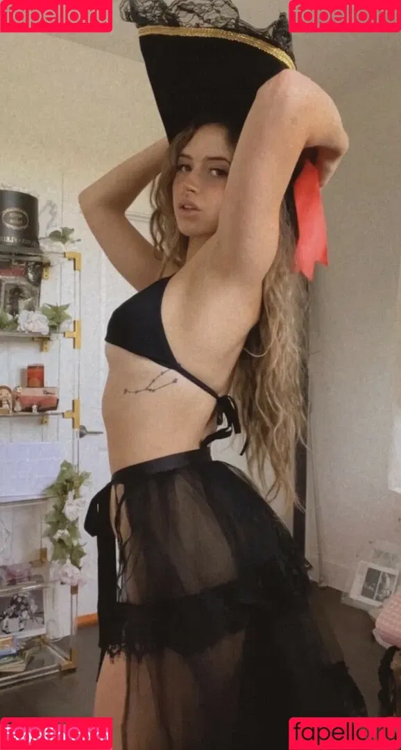 Gillian Aprils Onlyfans Photo Gallery 