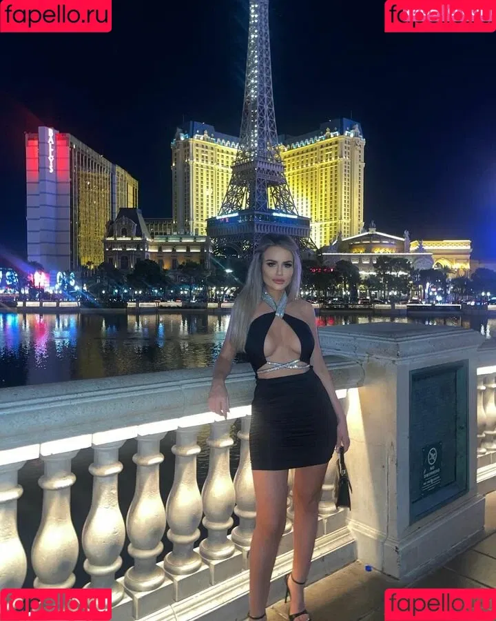 Nicole Farrell Onlyfans Photo Gallery 