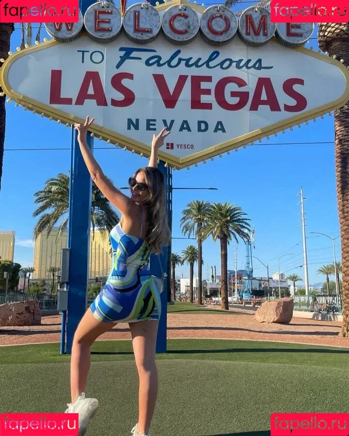 Nicole Farrell Onlyfans Photo Gallery 