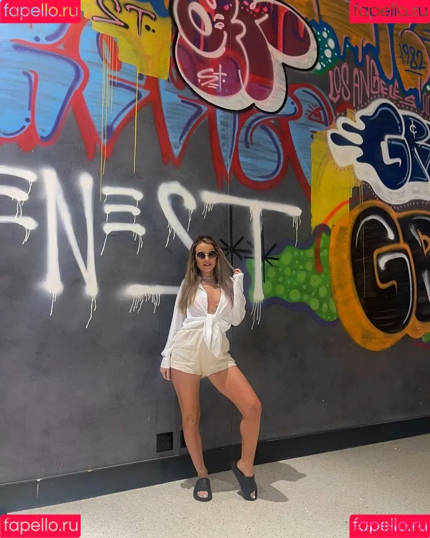 Nicole Farrell Onlyfans Photo Gallery 