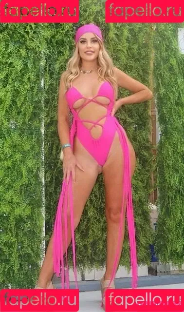 Nicole Farrell Onlyfans Photo Gallery 