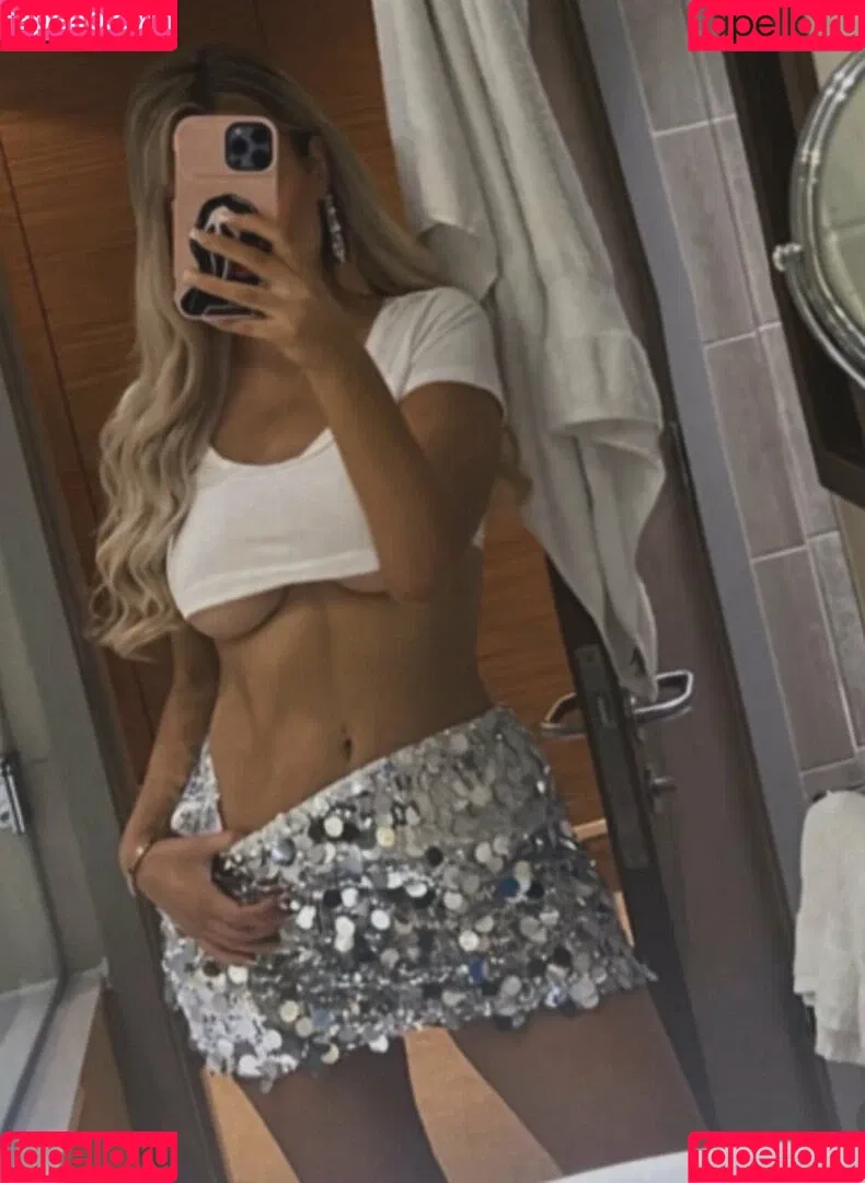 Nicole Farrell Onlyfans Photo Gallery 