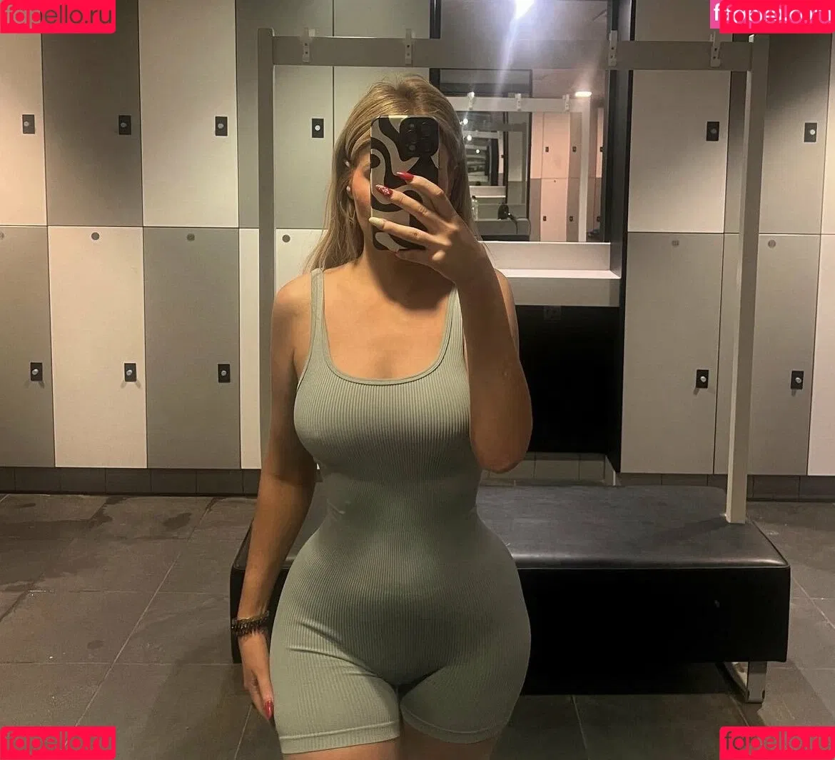 Nicole Farrell Onlyfans Photo Gallery 